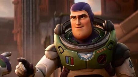 Lightyear ile Buzz Işık Yılı’nın Maceraları